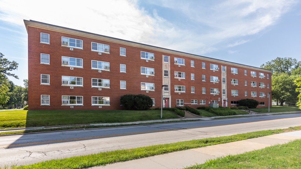 External view of Parklawn Residence Hall
